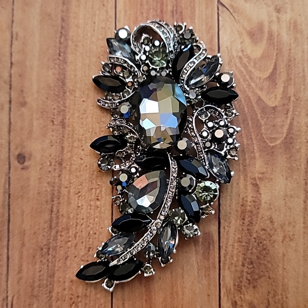 Leaf Vintage Luxury Black And Silver Rhinestone And Crystal Lapel Pin Brooch 18$